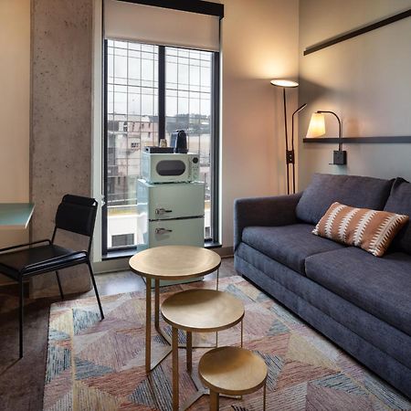 Отель Moxy Portland Downtown Экстерьер фото