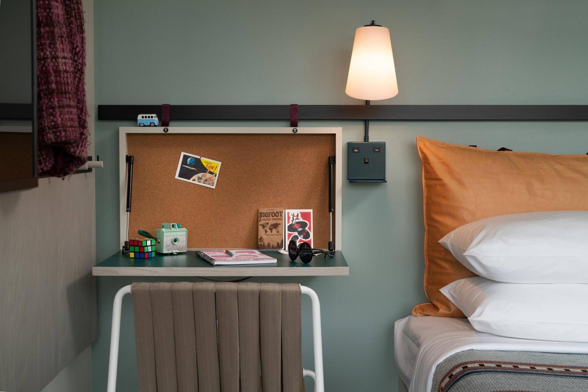 Отель Moxy Portland Downtown Экстерьер фото