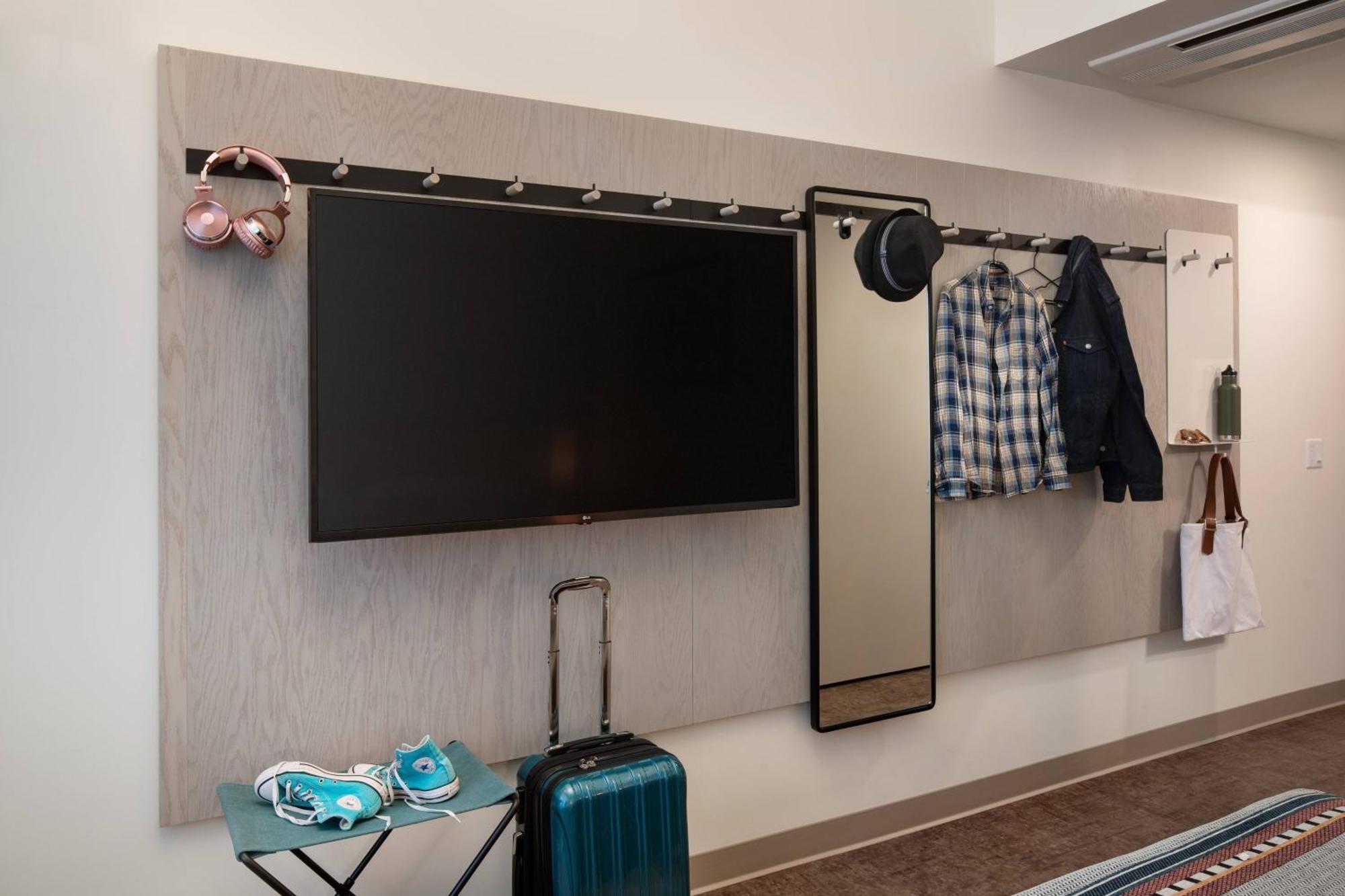 Отель Moxy Portland Downtown Экстерьер фото