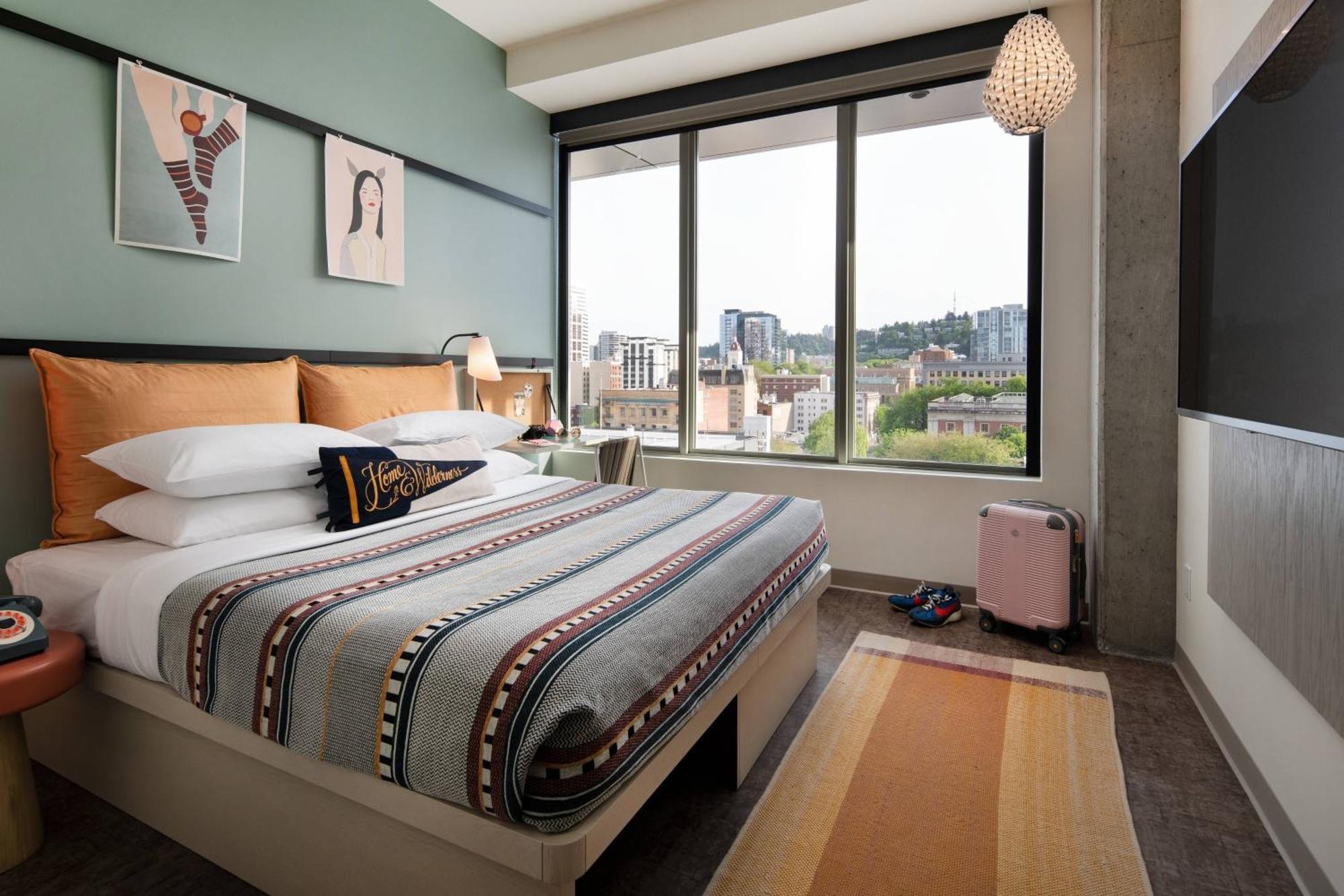 Отель Moxy Portland Downtown Экстерьер фото