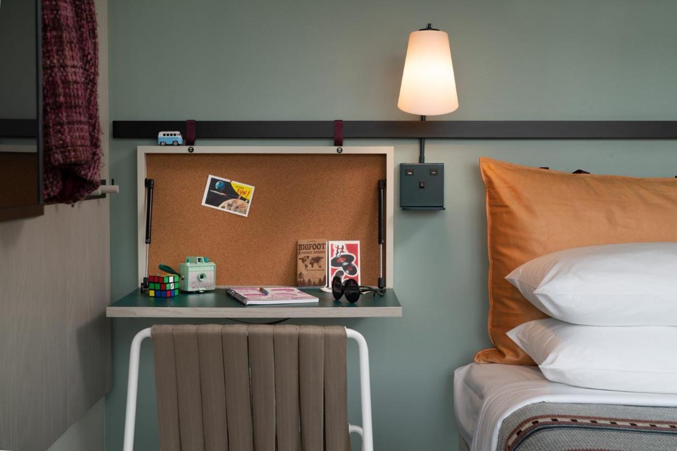 Отель Moxy Portland Downtown Экстерьер фото